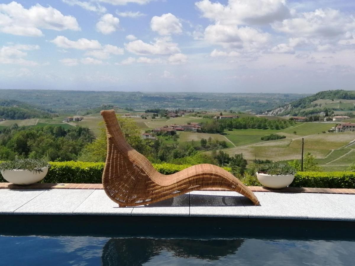 Reva Residences And Pool Monforte dʼAlba Exteriör bild