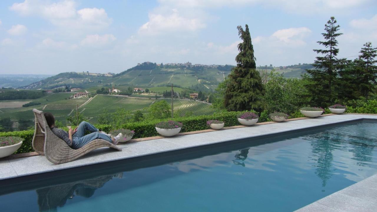 Reva Residences And Pool Monforte dʼAlba Exteriör bild