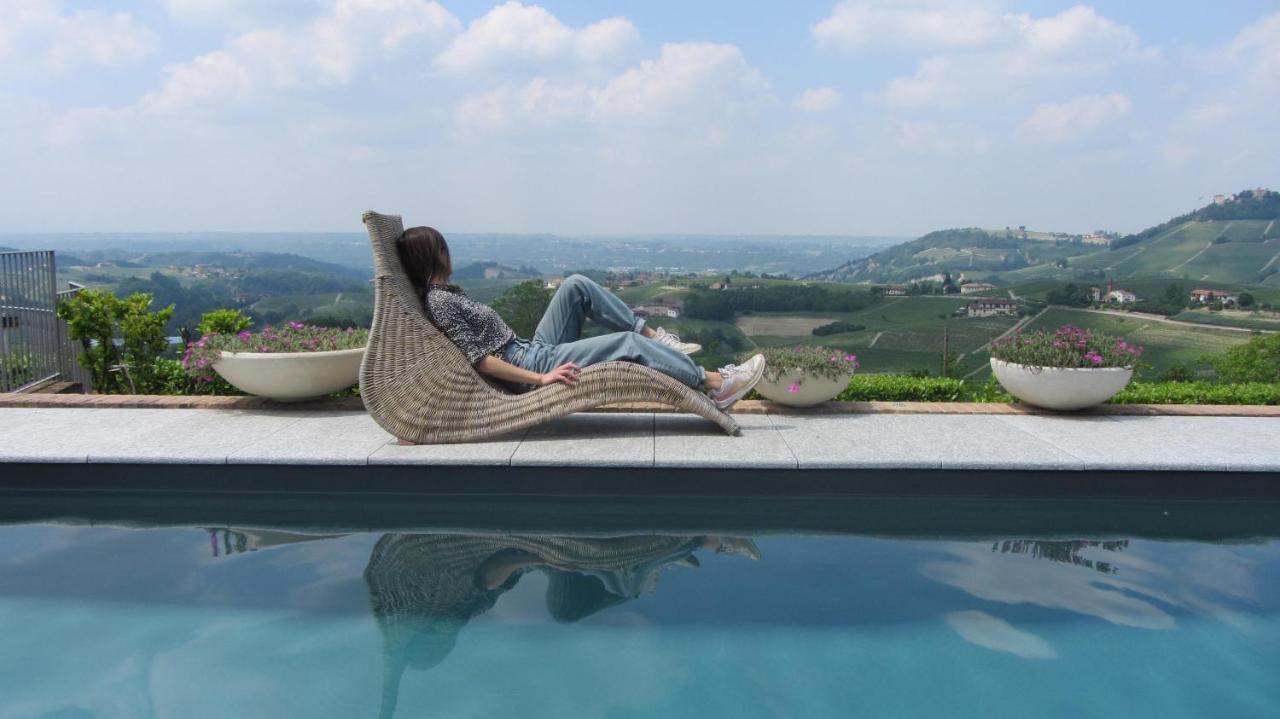 Reva Residences And Pool Monforte dʼAlba Exteriör bild